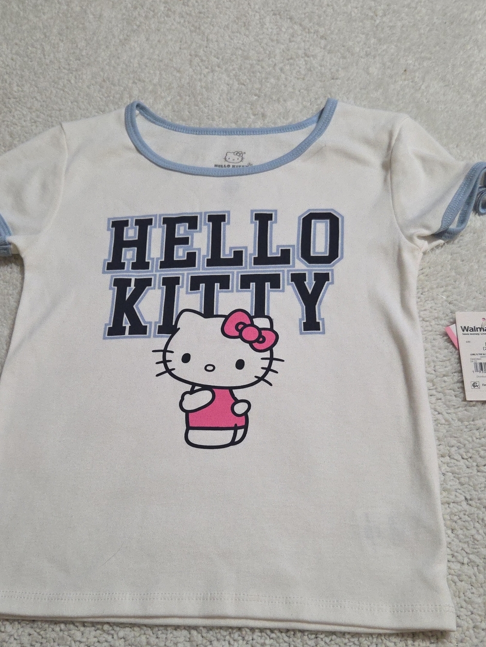 NWT SANRIO HELLO KITTY TSHIRT